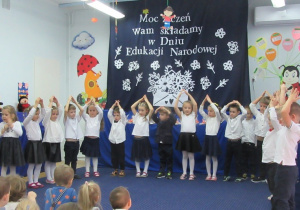 Wszystkim pracownikom gorące życzenia ślemy.