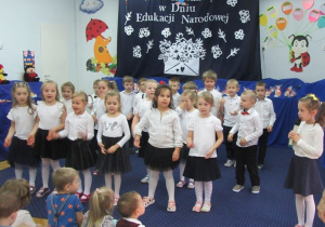 Taniec w wykonaniu "Biedronek".