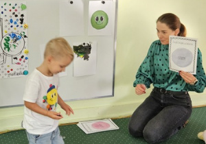 Paweł szuka kropki szarej.