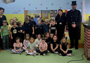 spotkanie z kominiarzem - wspólna fotografia