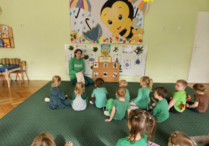 Zabawa w dopasowywanie obrazka do jego cienia.