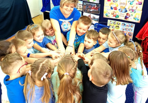 Łączymy się ze wszystkimi dziećmi.