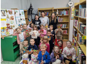 Światowy Dzień Pluszowego Misia i wycieczka do biblioteki