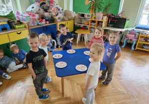 Zuzia, Asia, Gosia, Ignaś, Ela i Tomek.