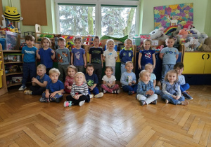 Pszczółki w kolorze niebieskim.