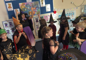 zabawy muzyczno - ruchowe