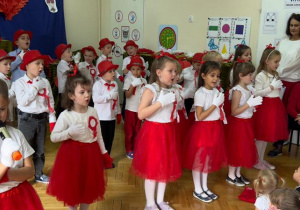 montaż słowno - muzyczny