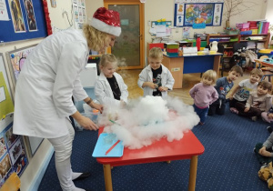 Reakcja po dodaniu suchego lodu