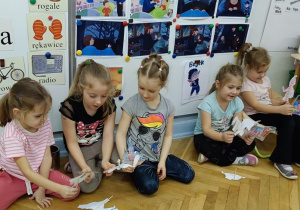 Zabawy w małych grupkach.