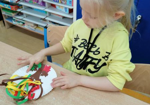 Eliza z gotowym drzewkiem.