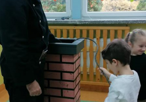 Ksawery próbuje swoich sil.