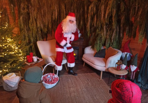 Mikołaj zaprasza do swojego domku