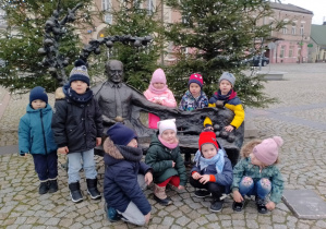 Przy ławeczce Pieniążka