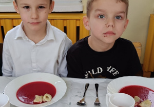 Karol I. i Mikołaj na świątecznym obiedzie.