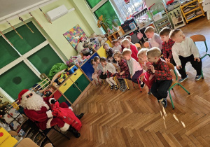 Odwiedziny Świętego Mikołaja w naszej grupie.