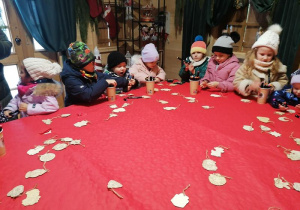 Warsztaty w domku Mikołaja.