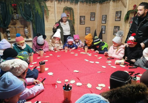 Stokrotki przy pracy.