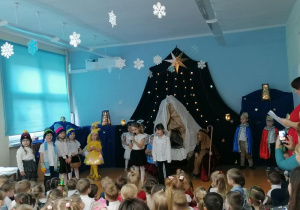 Hania i Maja jako narratorzy.