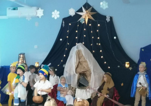 Eliza i Wojtek jako Maryja i Józef.