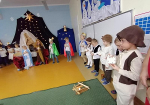 Stokrotki z upominkami.