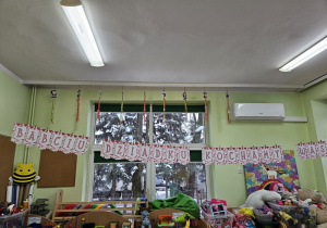 Napis na uroczystość.