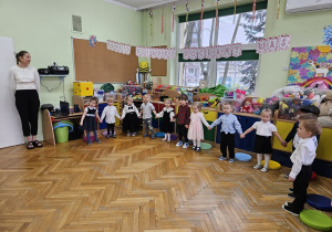 Zakończenie uroczystości przez Pszczółki.