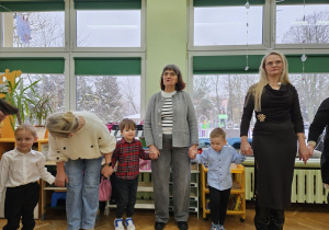 Nikoś i Leon z babciami.