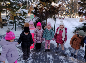 Zimowe zabawy na śniegu