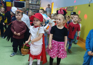 Czerwony kapturek i Myszka Minie