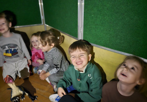 Patryk, Lena, Gosia, Nikoś i Kornelka.