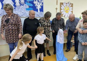 Goście gotowi do zabawy.