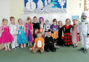 Stokrotki w swoich kostiumach.