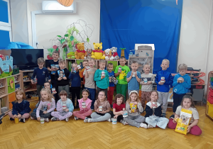 Wspólne zdjęcie z panią ze schroniska i pieskiem.