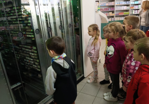 Obserwacja pracy robota.