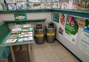 Kosze na przeterminowane leki.