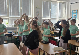 zabawy ruchowo - naśladowcze