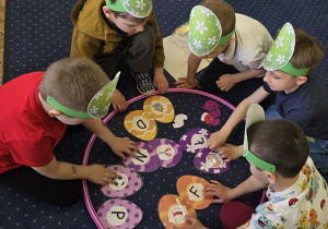 dopasowywanie pisanek literowo - obrazkowych do siebie