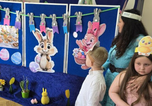 tablica z hasłem zajączka