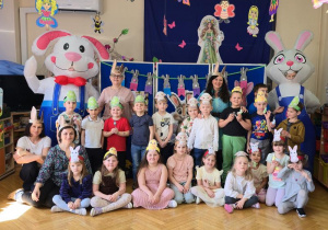 wspólna fotografia z zajączkami