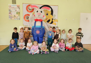 Odwiedziny zajączka wielkanocnego w Pszczółkach.