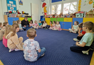 słuchamy z zaciekawieniem