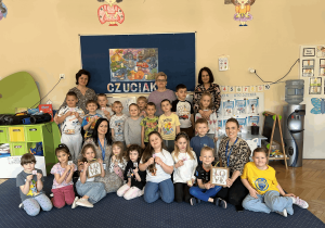 Wspólne zdjęcie grupowe z panią z Sanepidu.