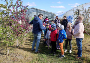 zajęcia edukacyjne w sadzie
