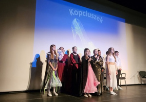 Przedstawienie teatralne pt. Kopciuszek.