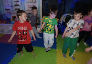 Tańce integracyjne.