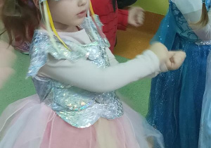 Marcysia w tańcu.