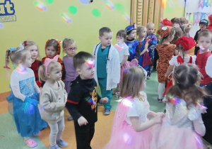 Wesoły pociąg.