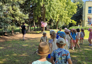 „Biedronki” ruszają do wspólnej Zumby.