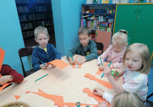 Eliza, Pola, Wojtek i Julek rozpoczynają pracę.