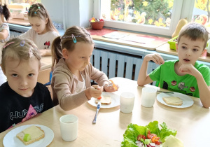 Wybór składników na kanapkę.